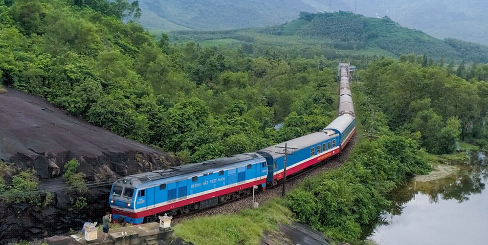 Train from Hanoi to Ho Chi Minh city and vice versa